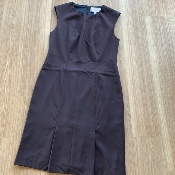 Hugo boss textured burgundy wool sleeveless dress